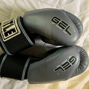 Title boxing gloves  Size XL